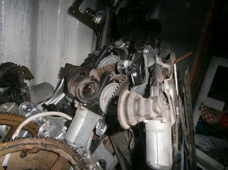 Мотор стеклоподъемника Toyota Alphard